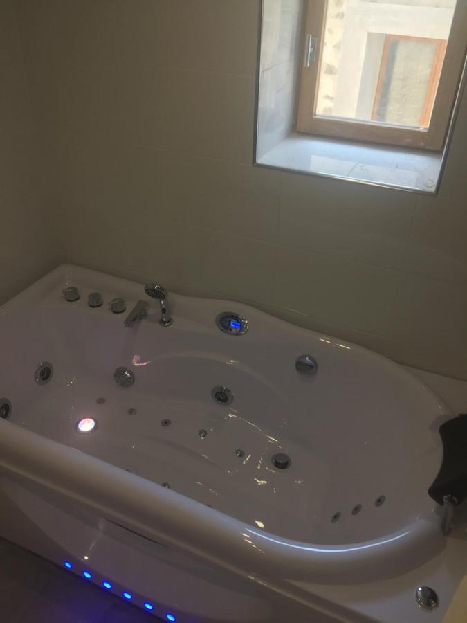 Chambres D'Hotes La Voute Volonne Екстер'єр фото